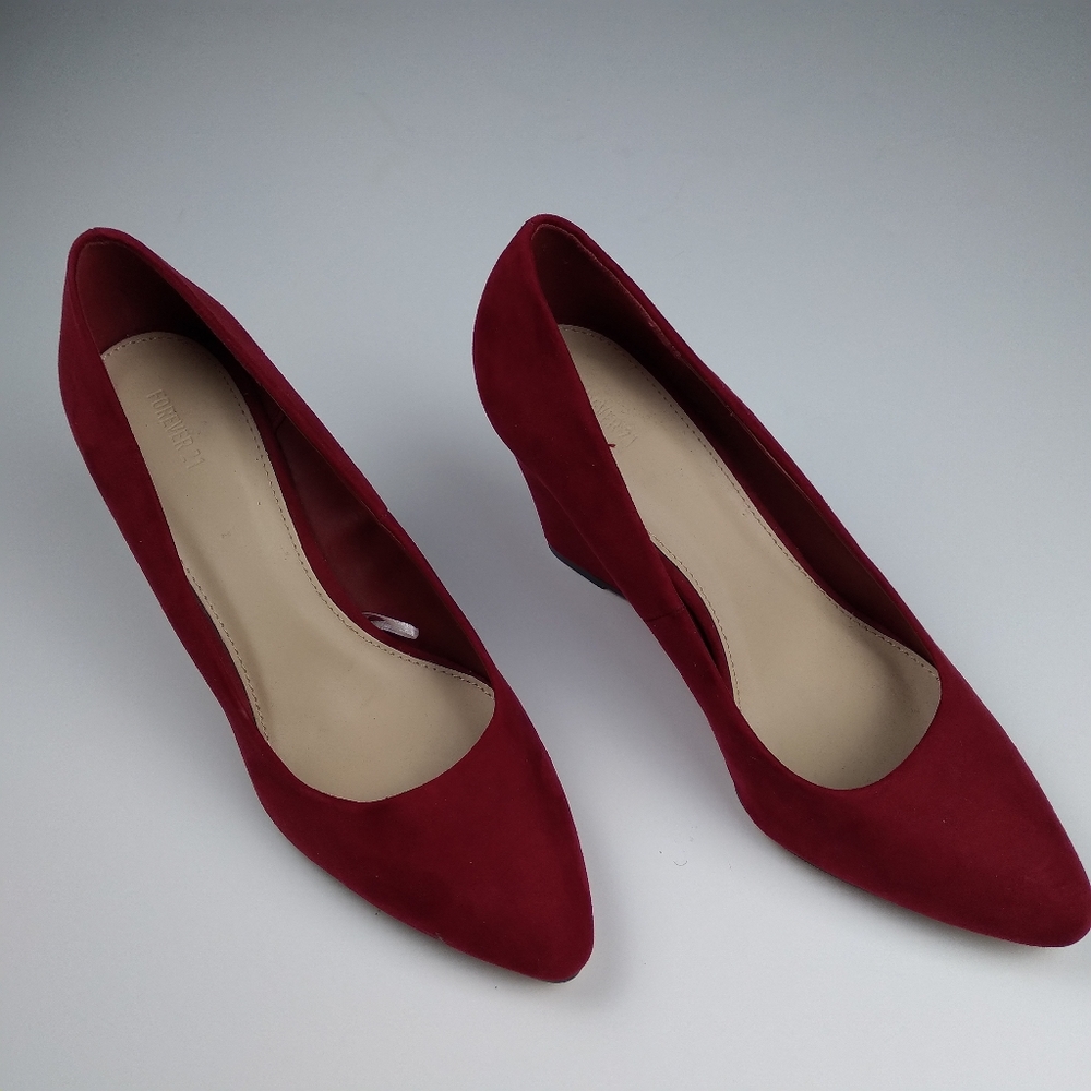 Forever 21 red faux suede wedge wedge heels size 8